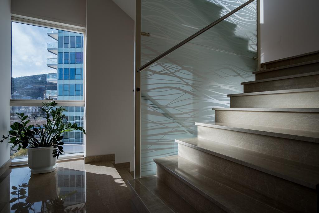Luxury Mia Daire