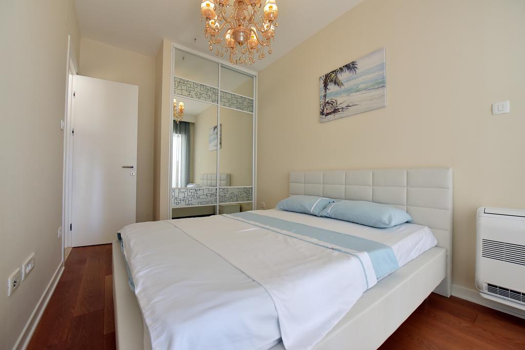 Luxury Mia *