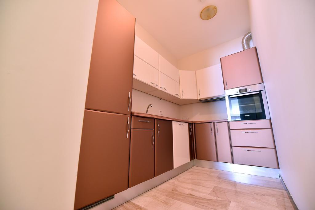 Luxury Mia Daire