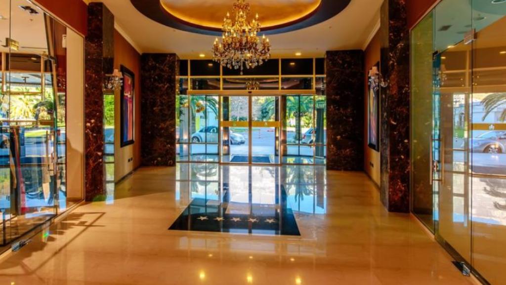 Luxury Mia Daire *